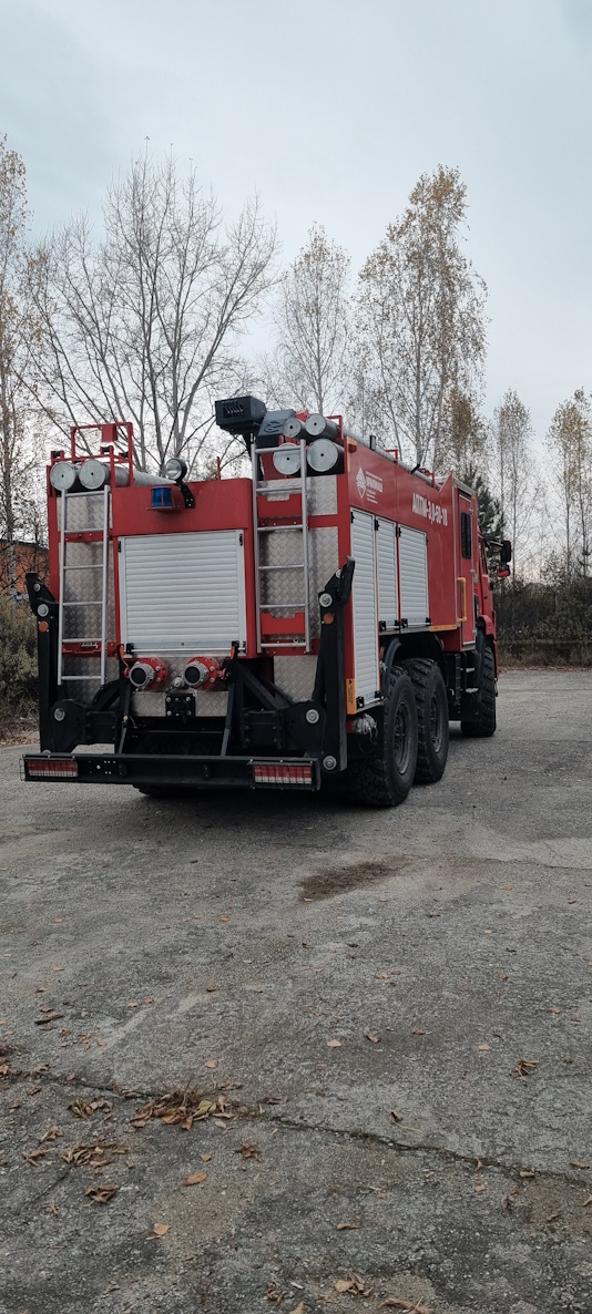 Автомобиль пенного пожаротушения с мачтой АПТМ-3,0-50-18 на шасси КАМАЗ 43118 (6х6)